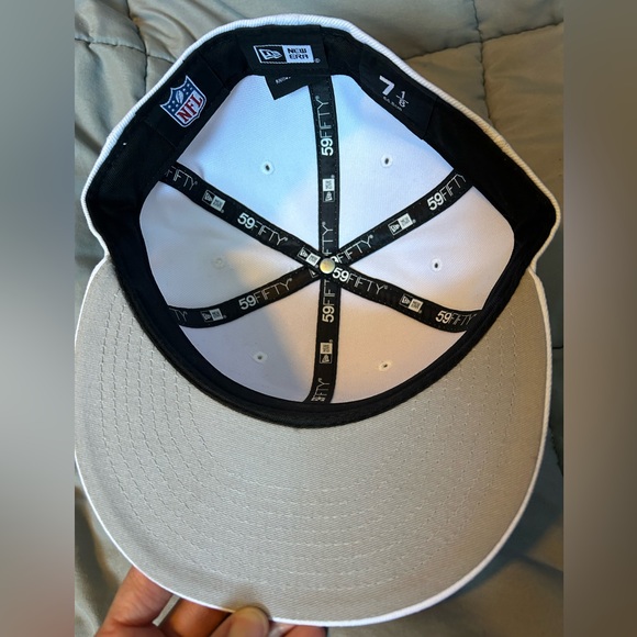 LA Rams hat - Picture 2 of 4